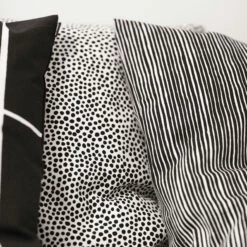 Marimekko Varvunraita Tyynynpäällinen 5 Marimekko Varvunraita Tyynynpäällinen -Klippan Yllefabrik Kauppa 27391 01 03 5d93c2111d