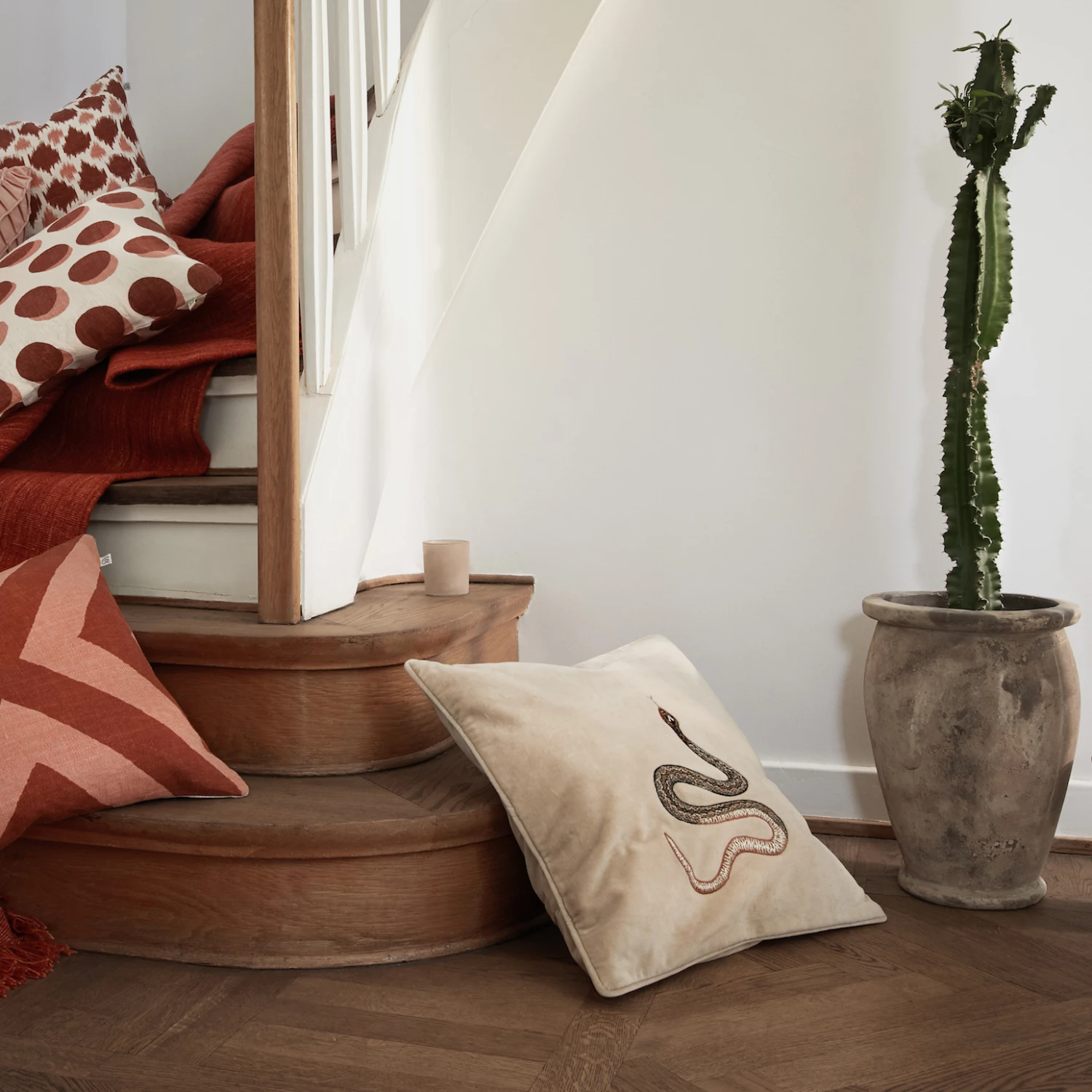 Kirjailtu Kobra-tyynyliina 50x50 Cm 2 Kirjailtu Kobra-tyynyliina 50x50 Cm - Image 2