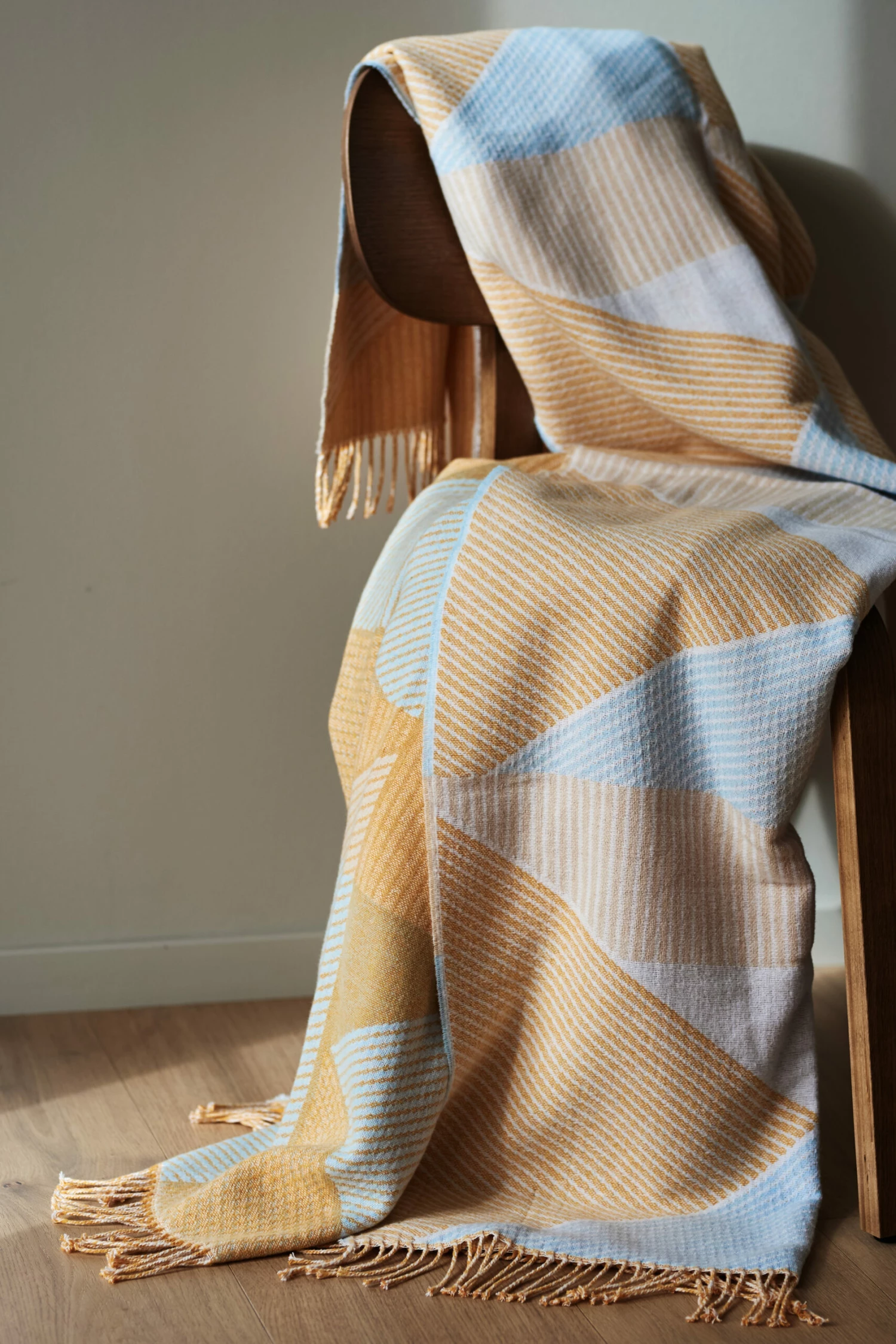 Metric Focus No. 2 Puuvillahuopa 130x185 Cm 4 Metric Focus No. 2 Puuvillahuopa 130x185 Cm - Image 4