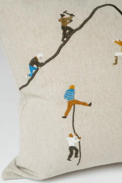 Mountain Climbers -tyynynpäällinen 48x48 Cm -Klippan Yllefabrik Kauppa 510732 01 4 EnvironmentImage 18eba6c42e