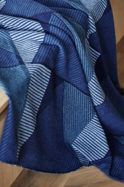 Metric Focus No. 3 Puuvillahuopa 130 X 185 Cm 9 Metric Focus No. 3 Puuvillahuopa 130 X 185 Cm -Klippan Yllefabrik Kauppa 512906 01 4 EnvironmentImage 92c2bf602a