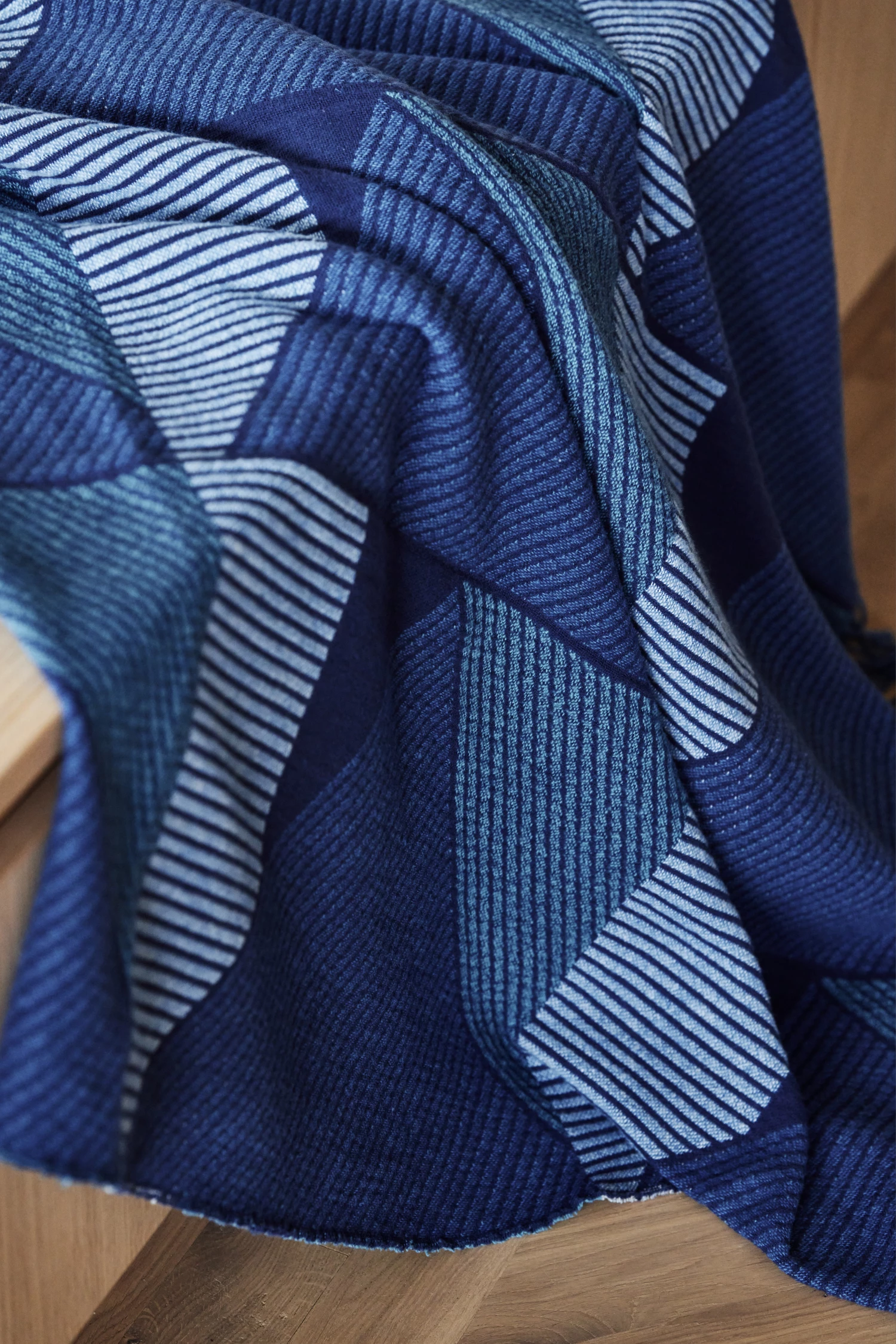 Metric Focus No. 3 Puuvillahuopa 130 X 185 Cm 4 Metric Focus No. 3 Puuvillahuopa 130 X 185 Cm - Image 4