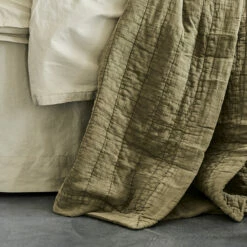 Magnhild Pehmustettu Päiväpeite 160x280 Cm 7 Magnhild Pehmustettu Päiväpeite 160x280 Cm -Klippan Yllefabrik Kauppa 571974 01 11 EnvironmentImage f5a6a4e901