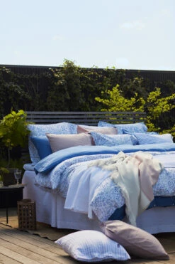 Lexington Flower Printed Cotton Sateen -pussilakana 150 X 210 Cm -Klippan Yllefabrik Kauppa 575323 01 40 EnvironmentImage e017874e1a