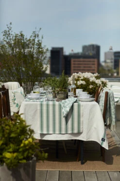 Lexington Leaves Recycled Wool Jacquard -villahuopa 130 X 170 Cm -Klippan Yllefabrik Kauppa 575331 01 42 EnvironmentImage a934255388