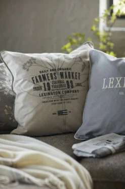 Lexington Farmers Market -tyynynpäällinen 50 X 50 Cm -Klippan Yllefabrik Kauppa 575336 01 40 EnvironmentImage a64ae977d2